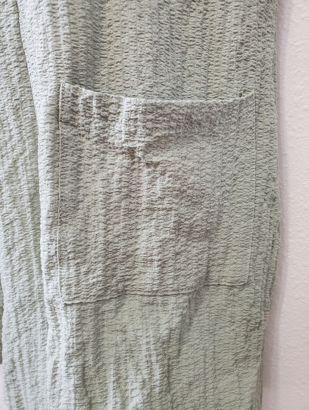 Emery Rose Gauze Sage Green Gauze Cotton Tie Strap Pocket Romper - Picture 5 of 9